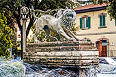 Arezzo - La chimera copia della scultura esposta al Museo archeologico di Firenze 